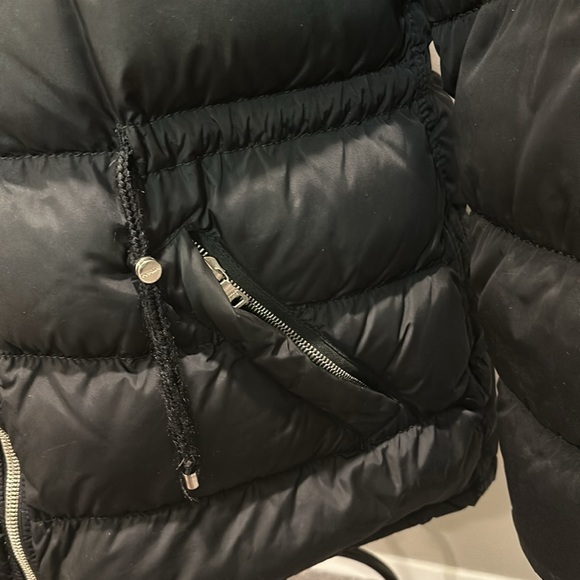 Ladies Prada Nylon Puffer Jacket with Fur Trim Hood - Picture 5 of 15